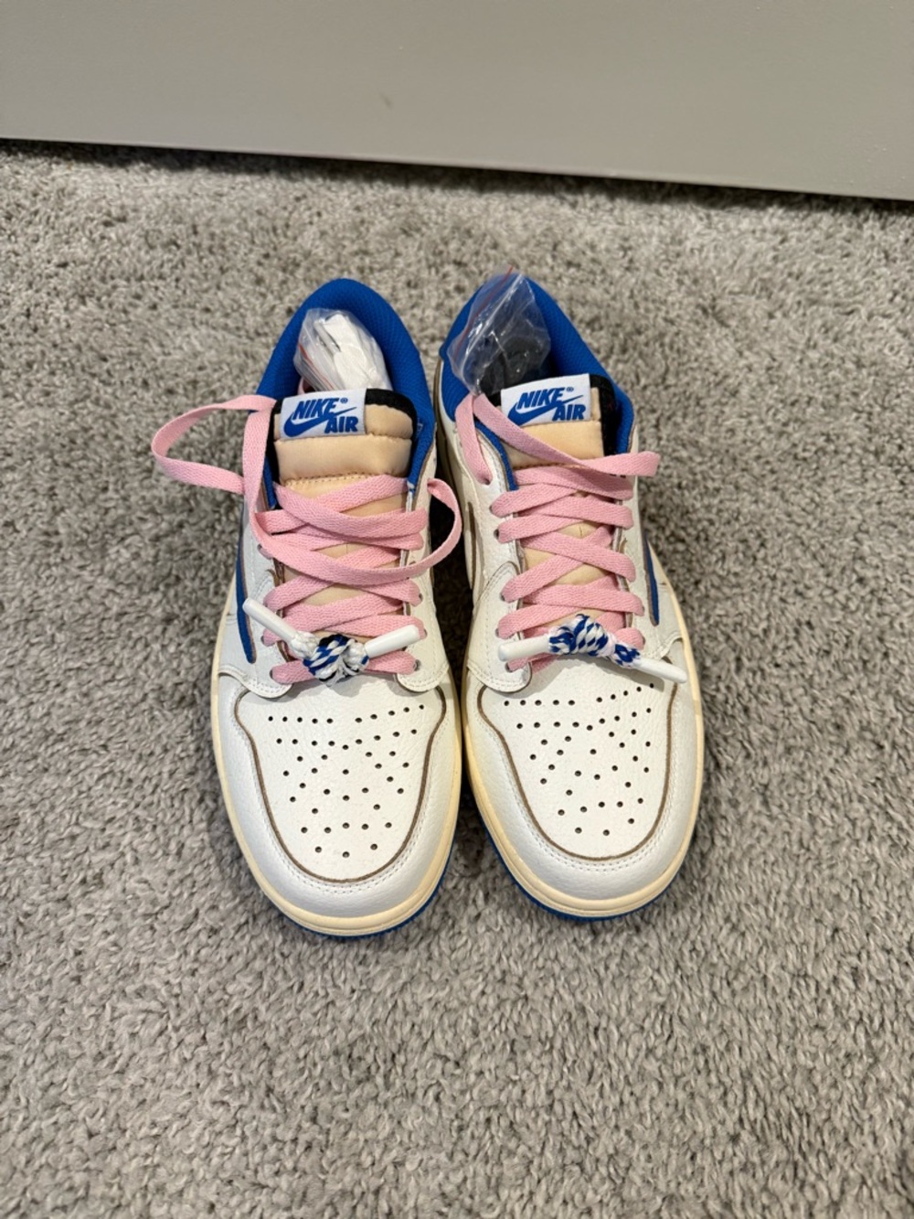 SOLD!! Travis Scott Jordan 1 White & Blue Low-Cut Athletic Socks - Picture 2 of 6